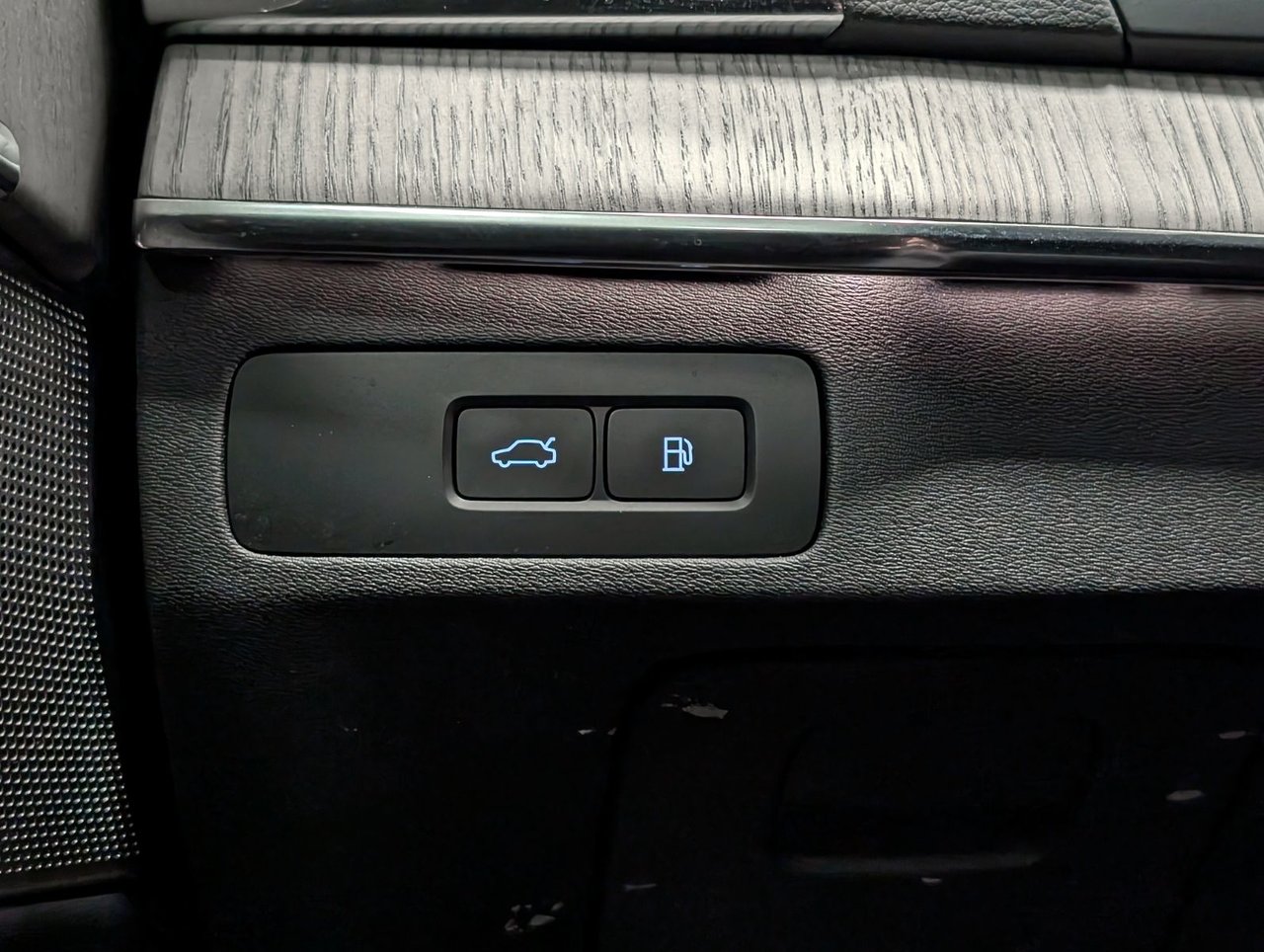 2025 Volvo XC90 Plug-In Hybrid T8 AWD Ultra Bright Theme 7-Seater-19