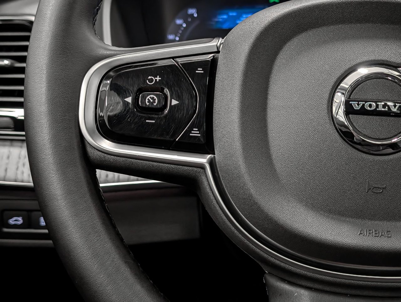 2025 Volvo XC90 Plug-In Hybrid T8 AWD Ultra Bright Theme 7-Seater-19