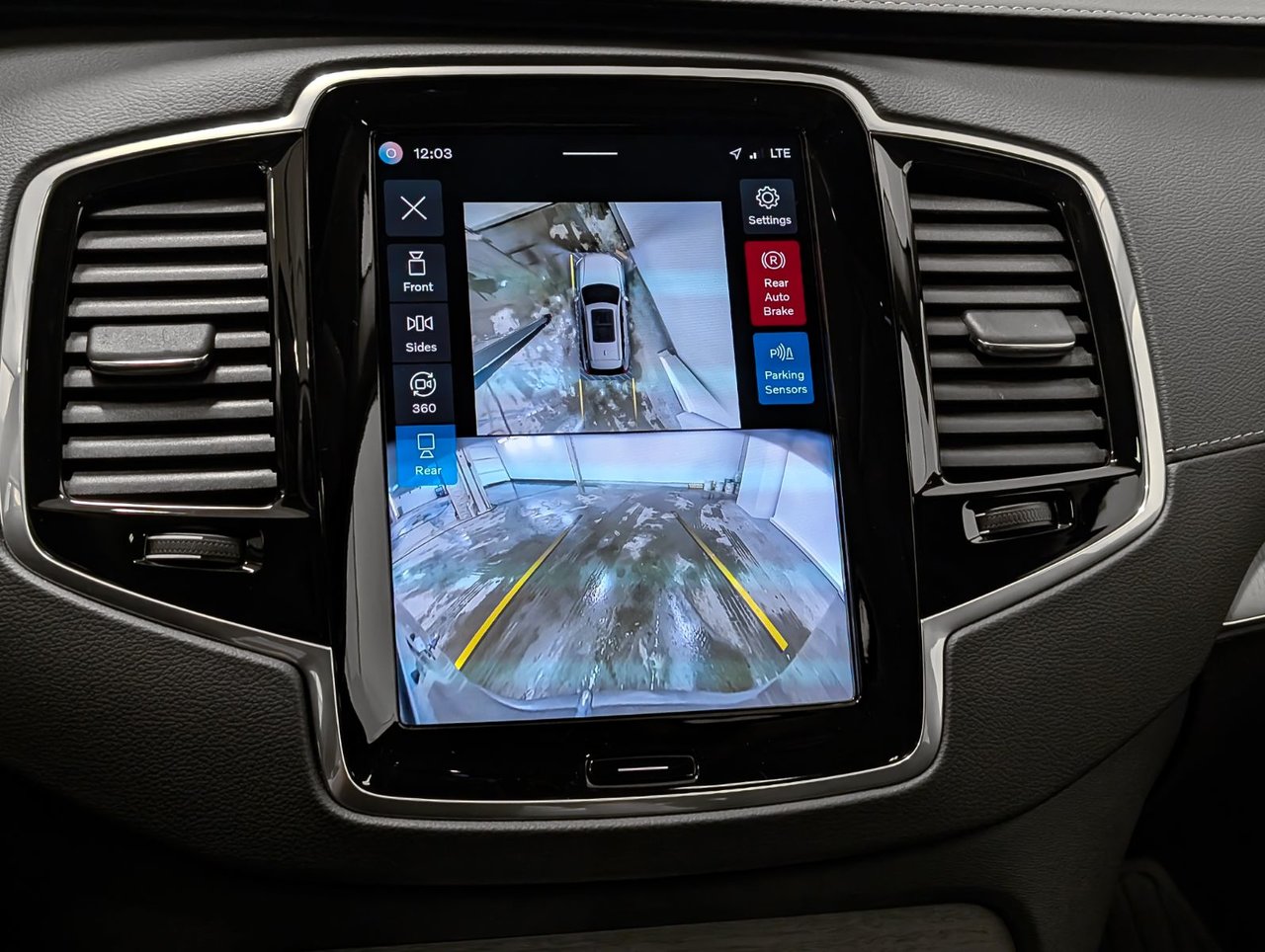 2025 Volvo XC90 Plug-In Hybrid T8 AWD Ultra Bright Theme 7-Seater-15