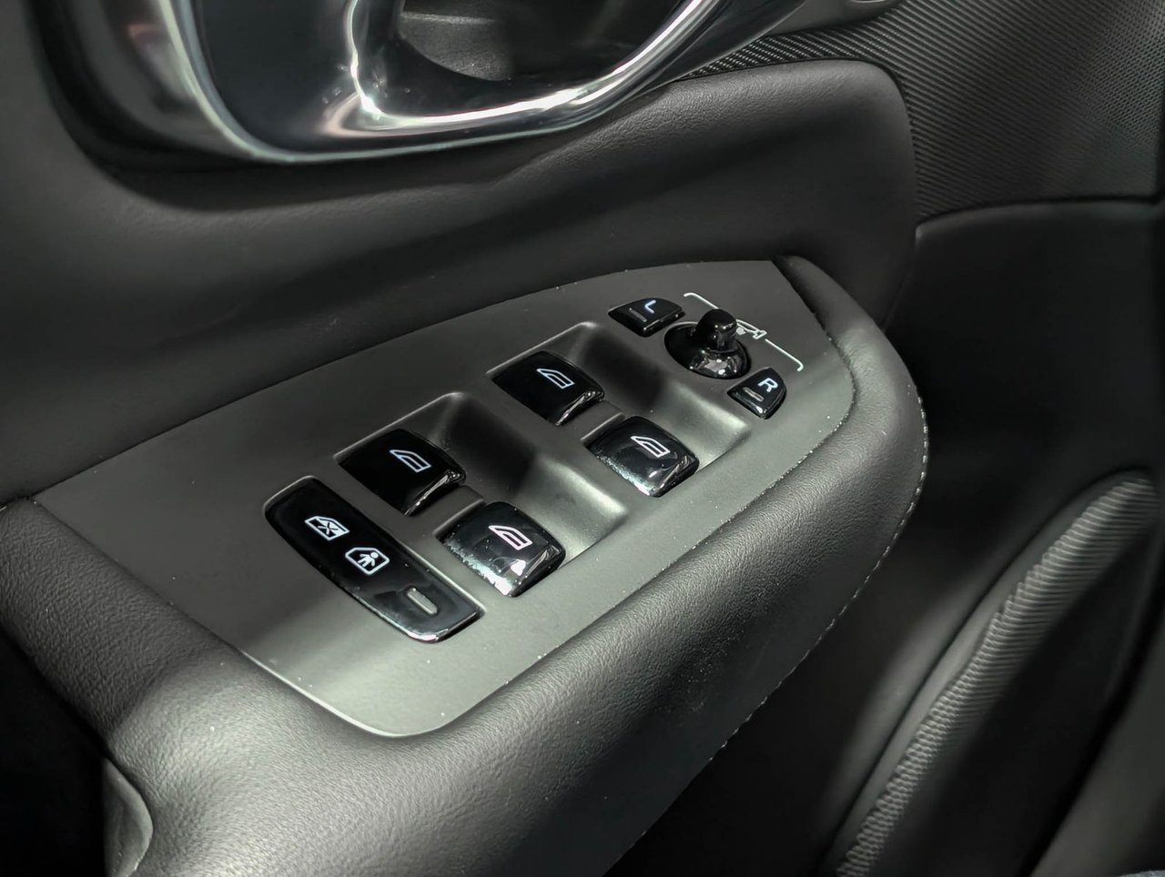 Volvo XC90 Recharge T8 eAWD PHEV Plus Bright Theme 7-Seater 2024-22