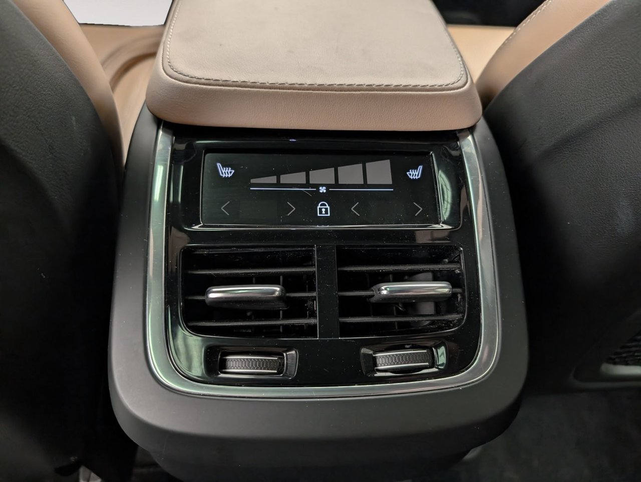 Volvo XC90 T6 AWD Inscription (7-Seat) 2022-11