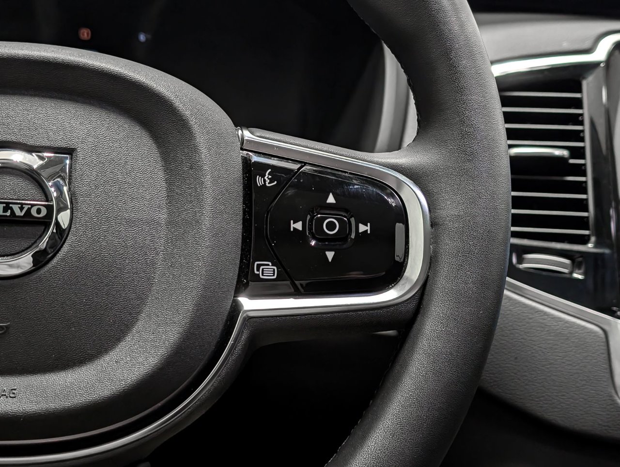 Volvo XC90 B6 AWD Ultimate Bright Theme 7-Seater 2024-18