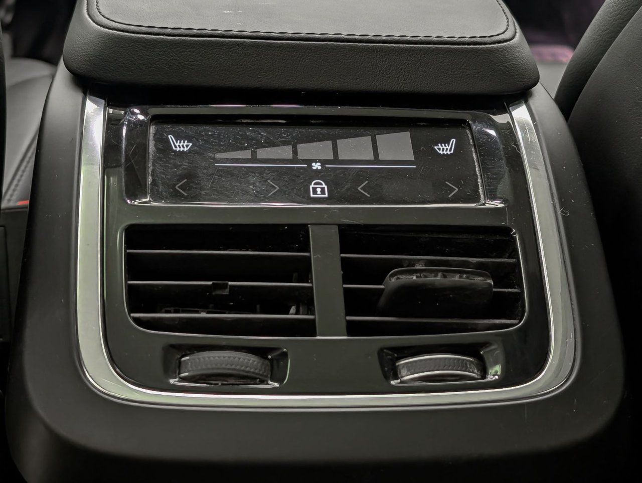 Volvo XC90 B6 AWD Core Bright Theme 7-Seater 2024-11