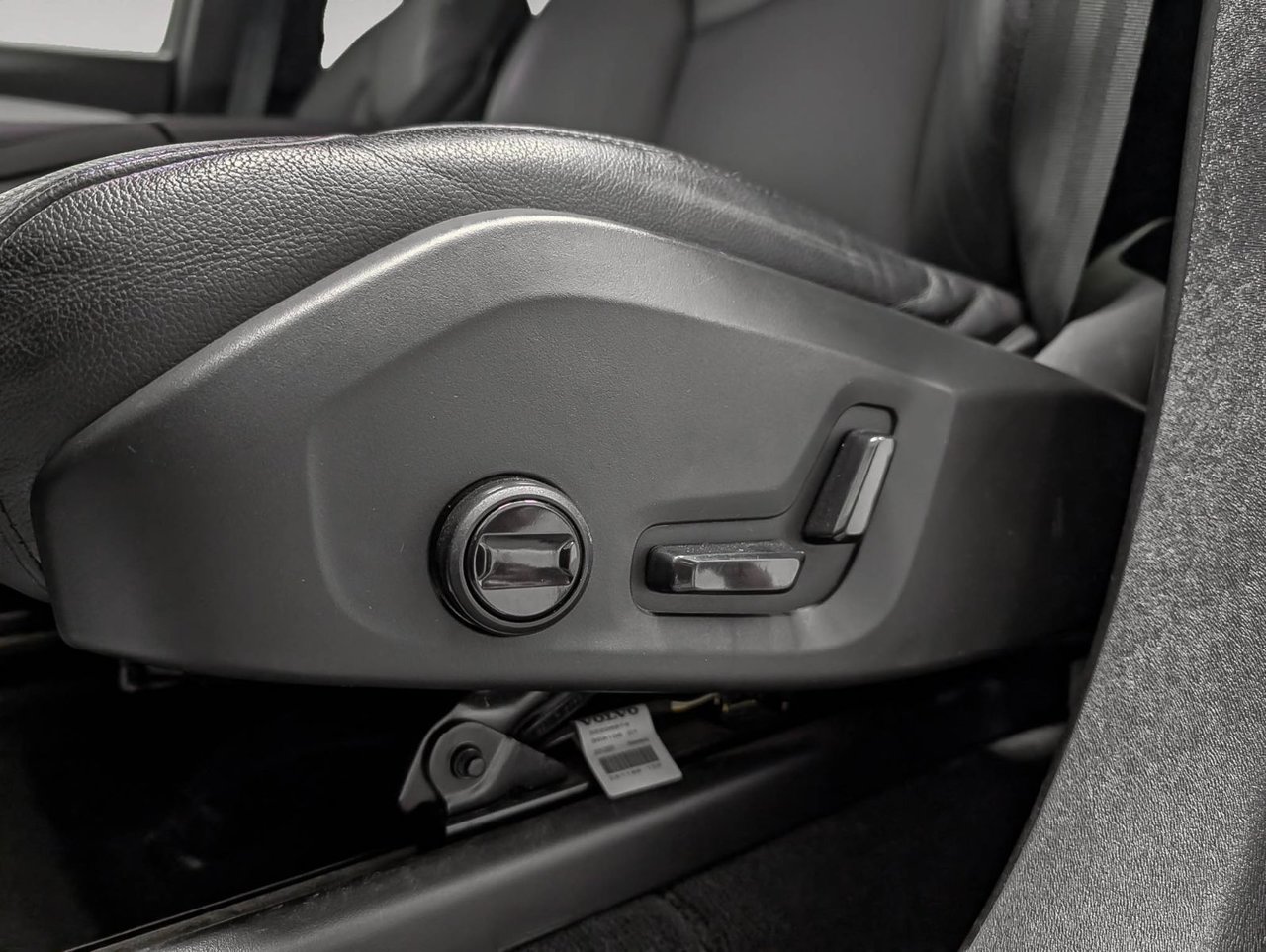 Volvo XC90 B6 AWD Core Bright Theme 7-Seater 2024-9