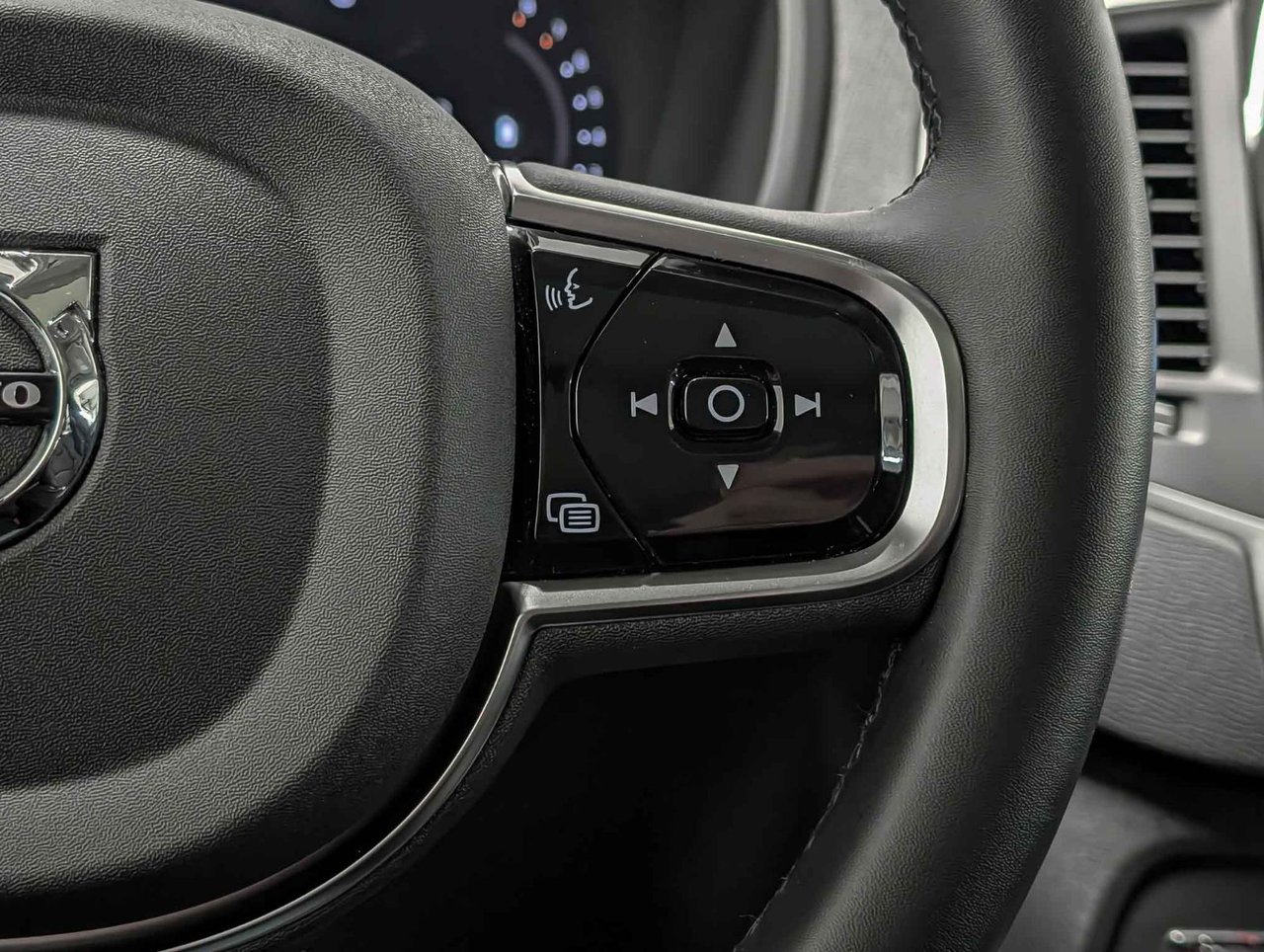 Volvo XC90 B6 AWD Core Bright Theme 7-Seater 2024-19
