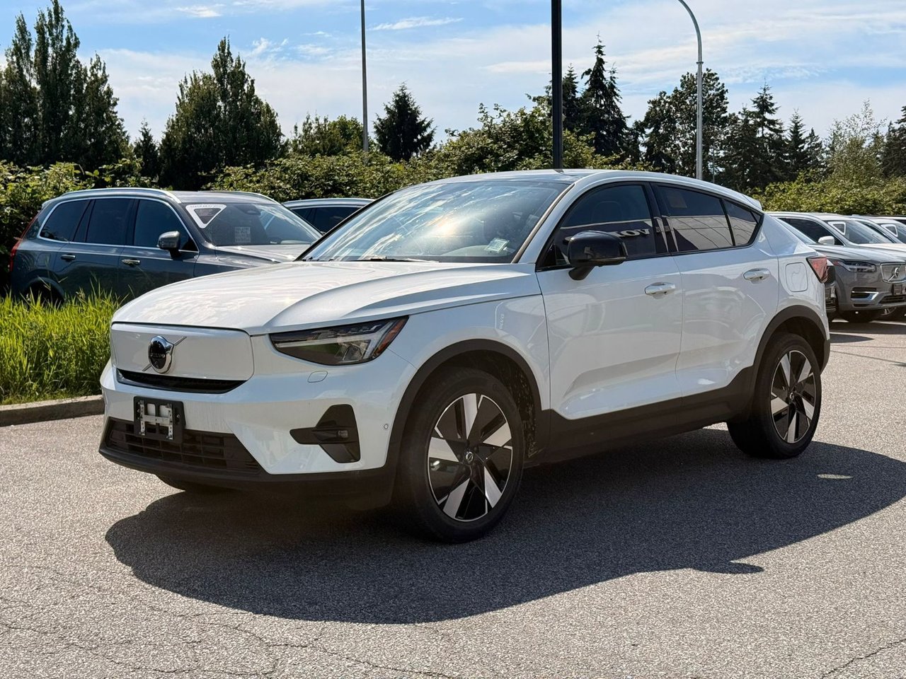 Crystal White Metallic 2024 Volvo C40 Recharge SUV / Crossover Rear-Wheel Drive Automatic