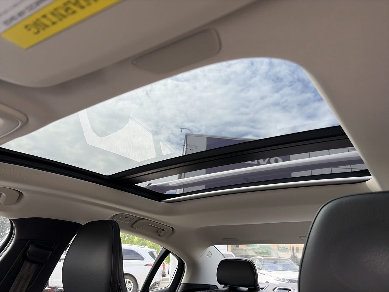 2024 Volvo S60 Recharge Core Dark Theme-28