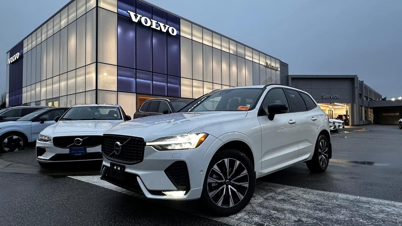 Volvo XC60 B5 Plus Dark Theme AWD