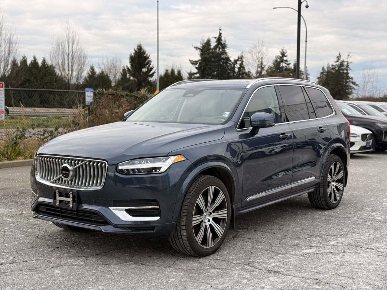 Volvo XC90 Recharge T8 Plus Bright Theme 7-Passenger eAWD 2024