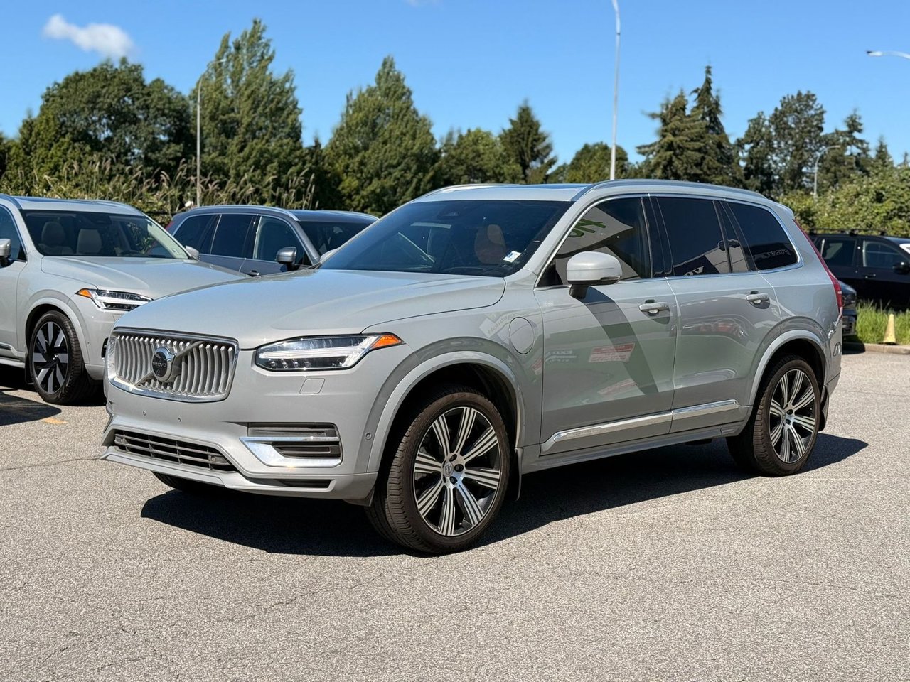 2024 Volvo XC90 Recharge T8 Ultimate Bright Theme 7-Passenger eAWD