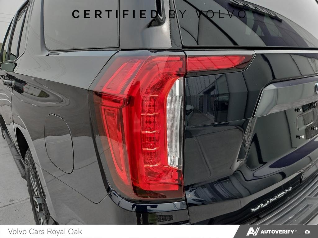 2023 GMC Yukon AT4-10