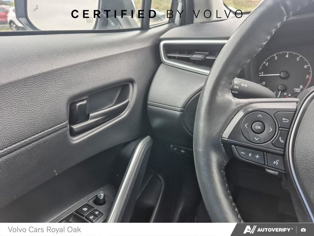 2023 Toyota Corolla Cross LE-16