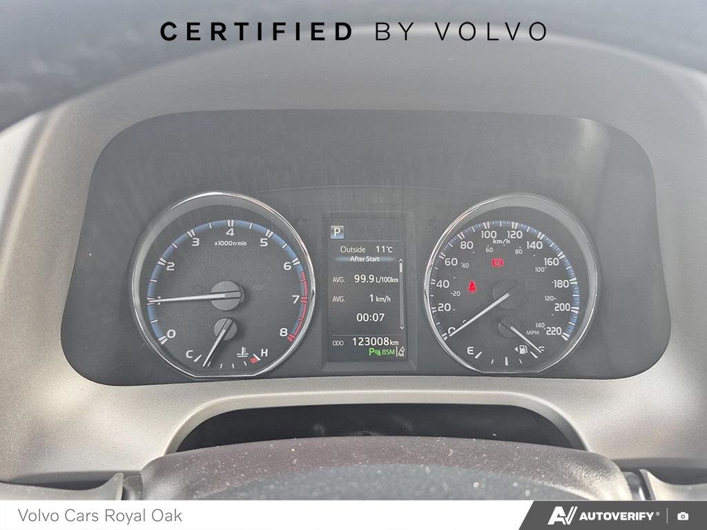 2017 Toyota RAV4 Limited-14