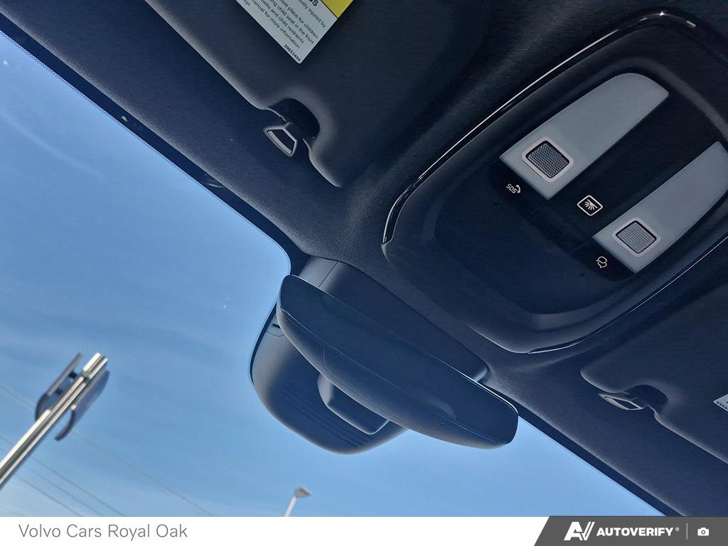 2025 Volvo EC40 Ultra-17