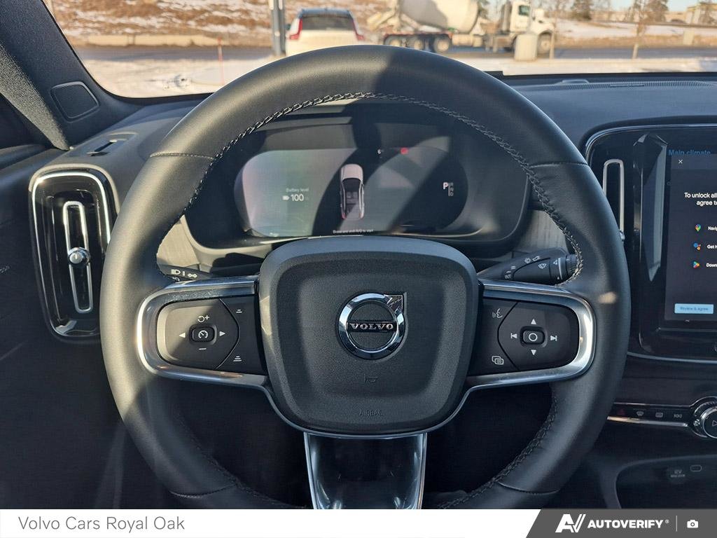 2025 Volvo EC40 Ultra-13