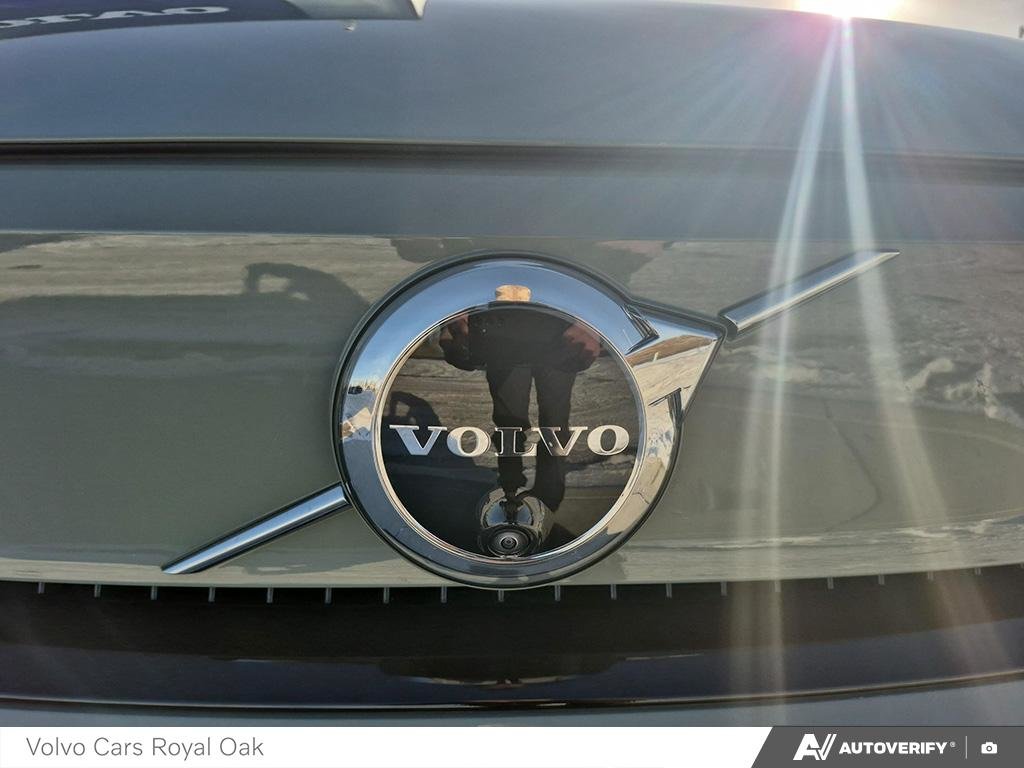 2025 Volvo EC40 Ultra-8