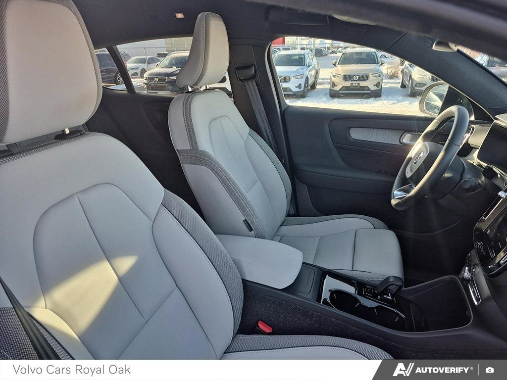 2025 Volvo EC40 Ultra-21