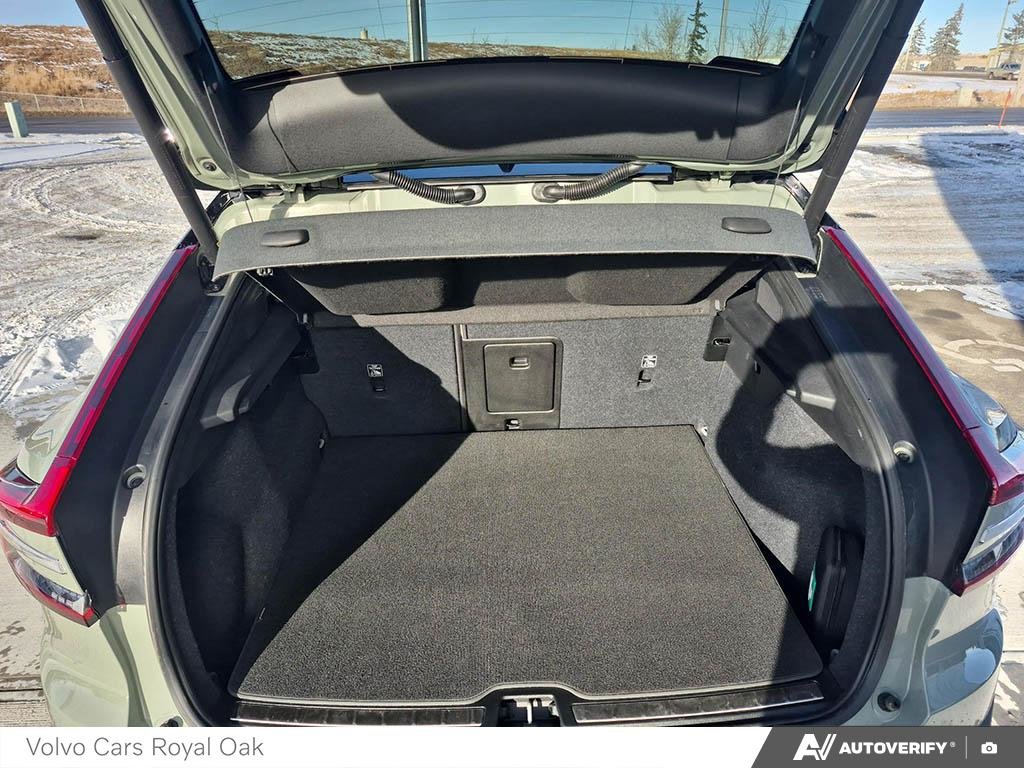 2025 Volvo EC40 Ultra-11