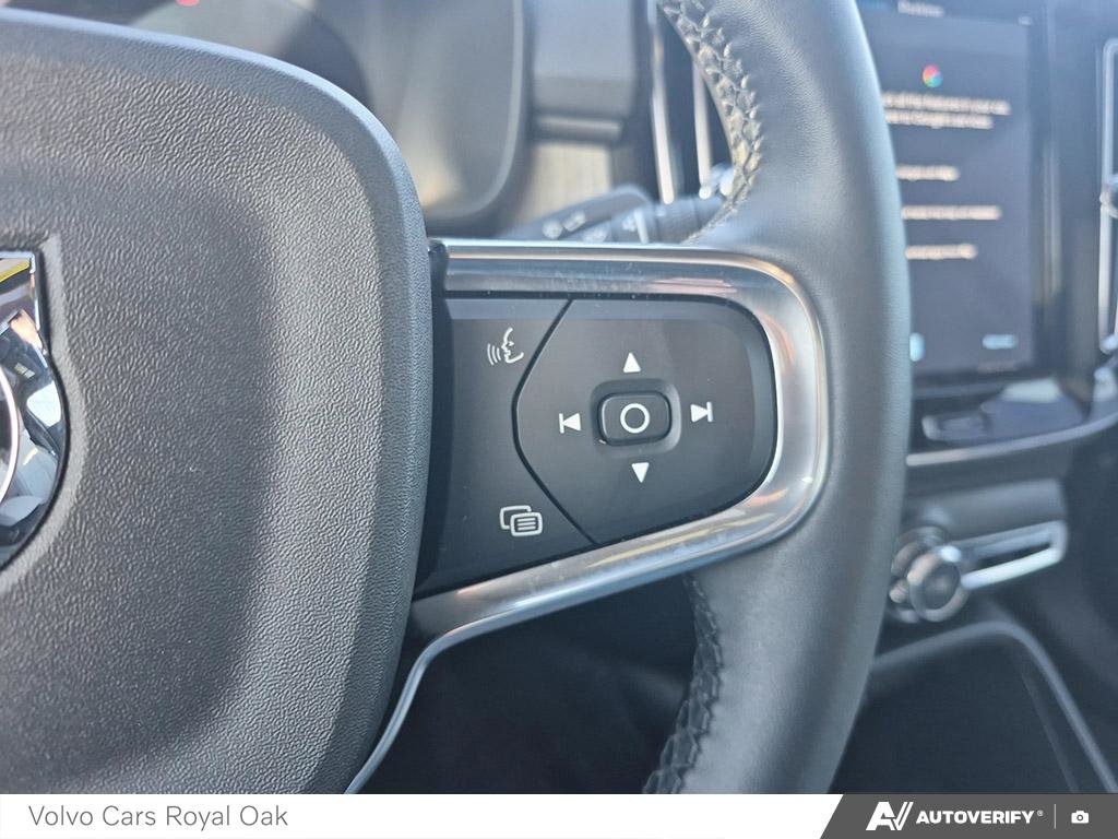 2025 Volvo EC40 Ultra-15