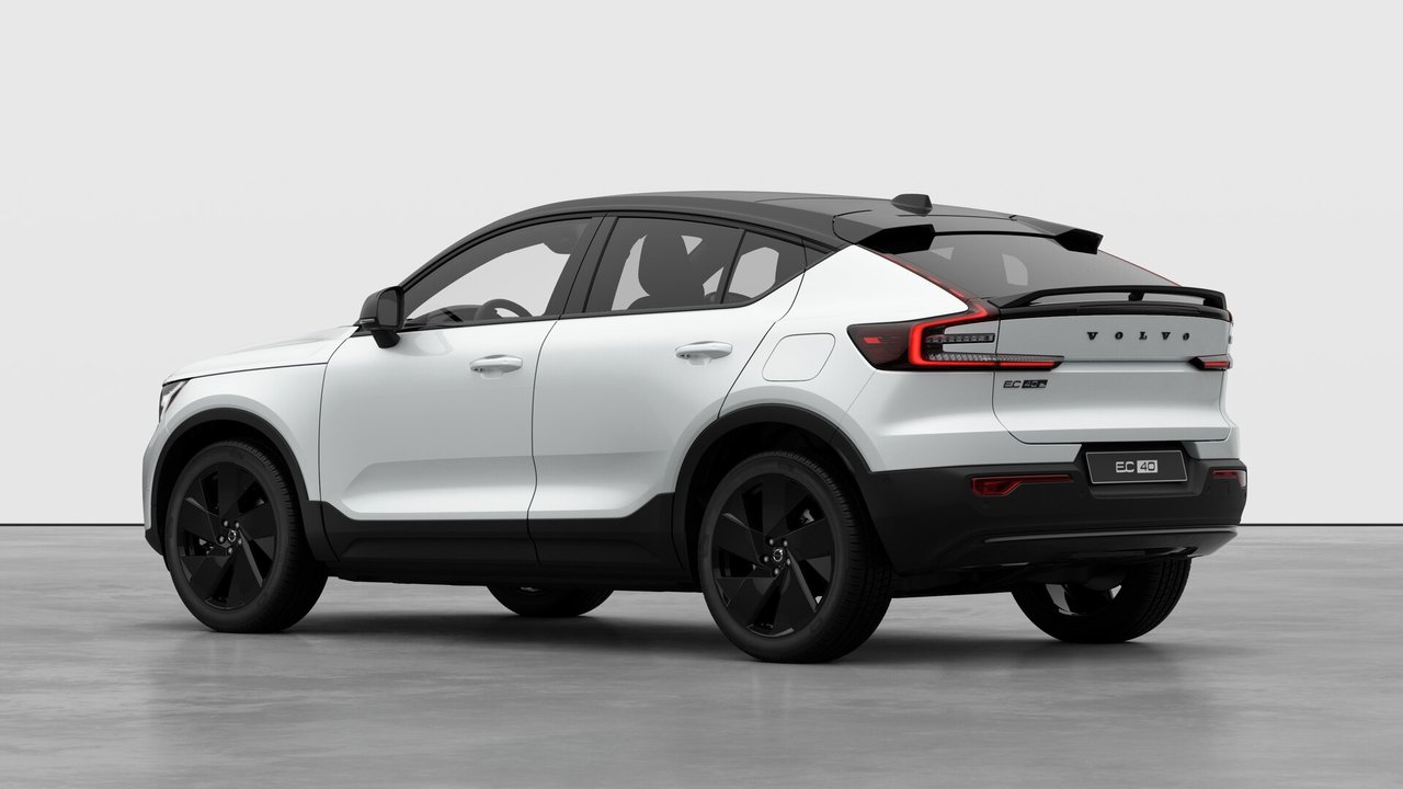 2026 Volvo EC40 Ultra Black Edition-1