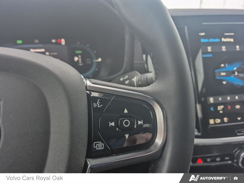 2025 Volvo S60 Plug-In Hybrid Ultra Black Edition-15