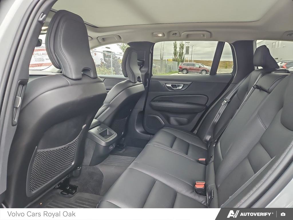 2025 Volvo V60 Cross Country Core-22