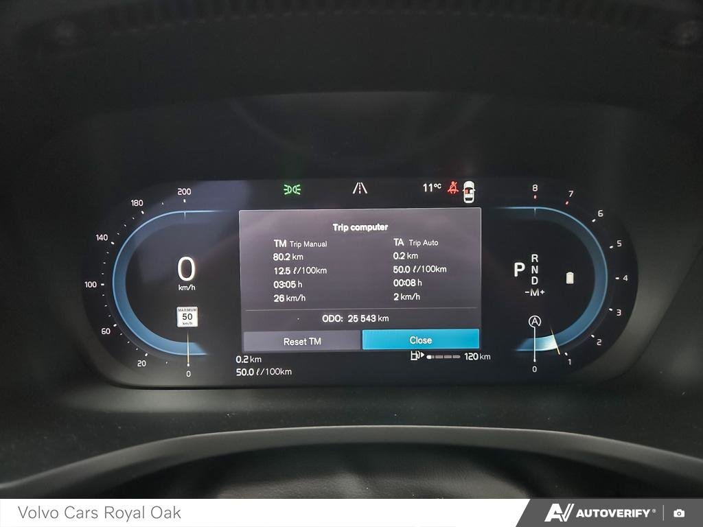 2025 Volvo V60 Cross Country Core-14