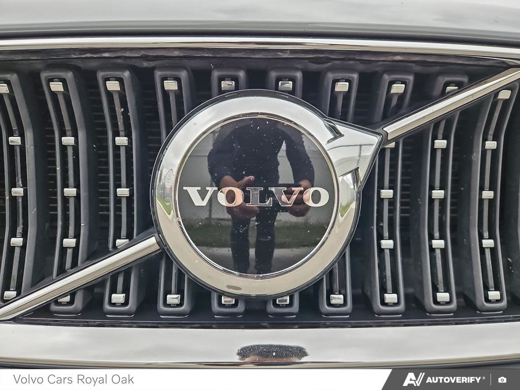 2025 Volvo V60 Cross Country Core-8