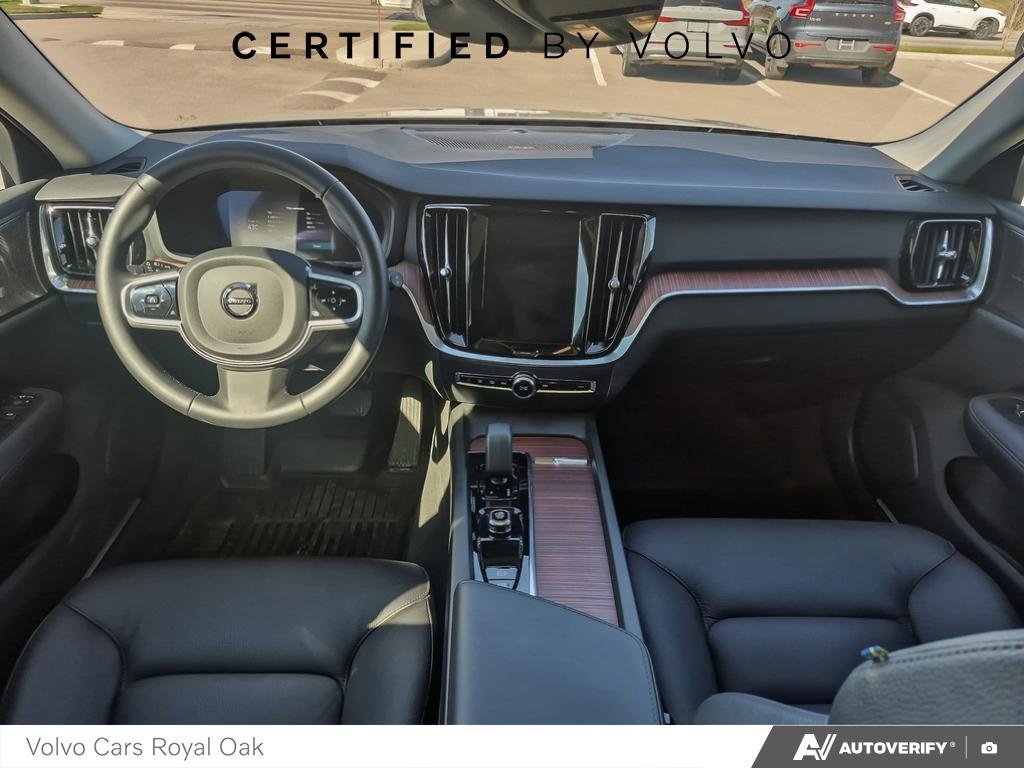 2025 Volvo V60 Cross Country Plus-23