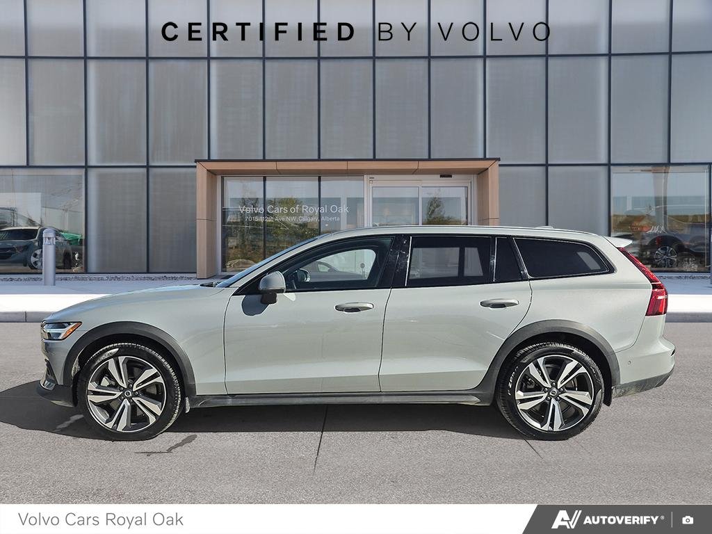 2025 Volvo V60 Cross Country Plus-2