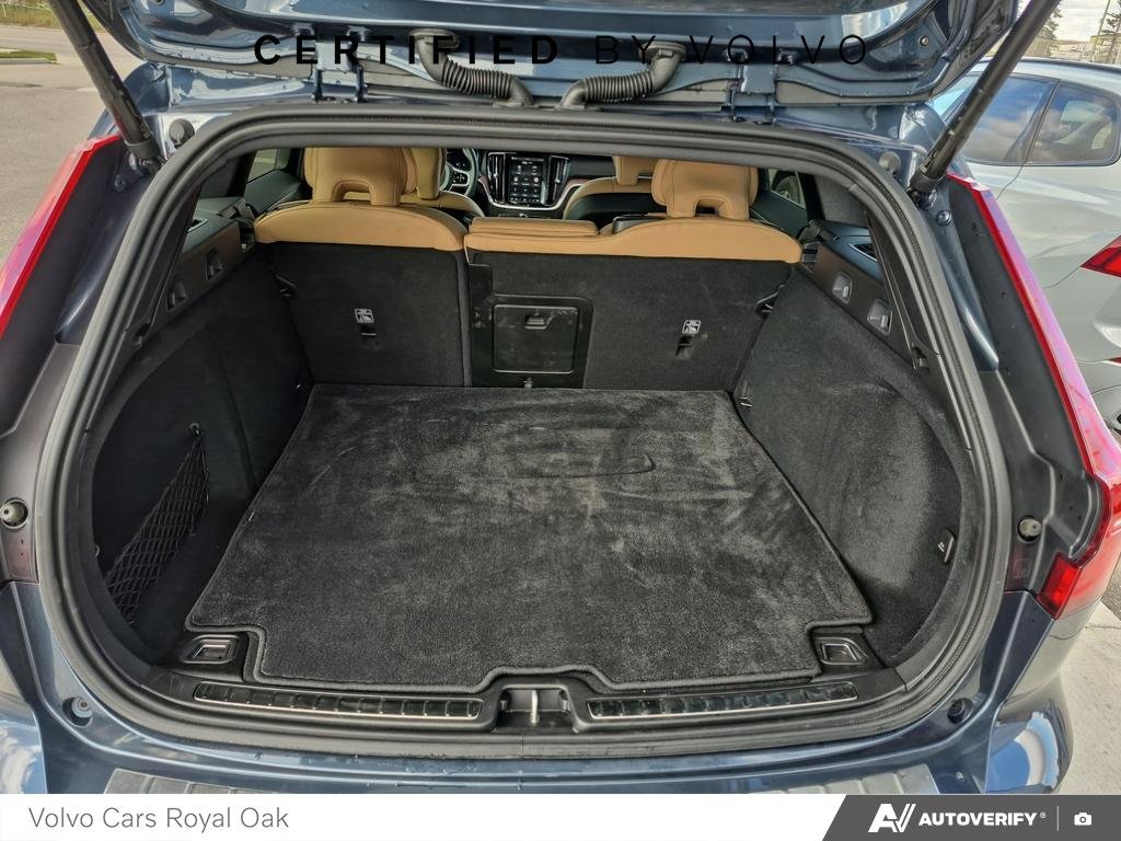 2026 Volvo V60 Cross Country Ultra-11