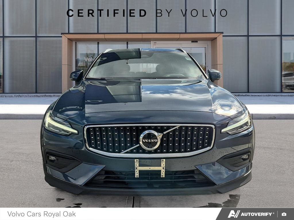 2026 Volvo V60 Cross Country Ultra-1