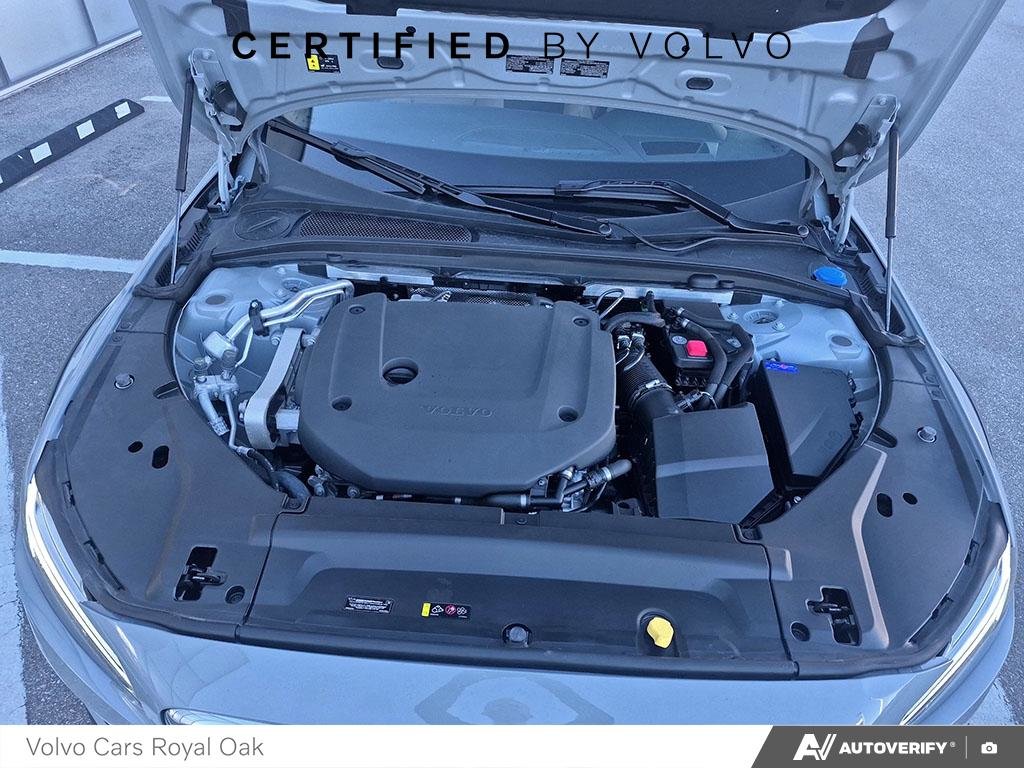 2026 Volvo V90 Cross Country Ultra-9