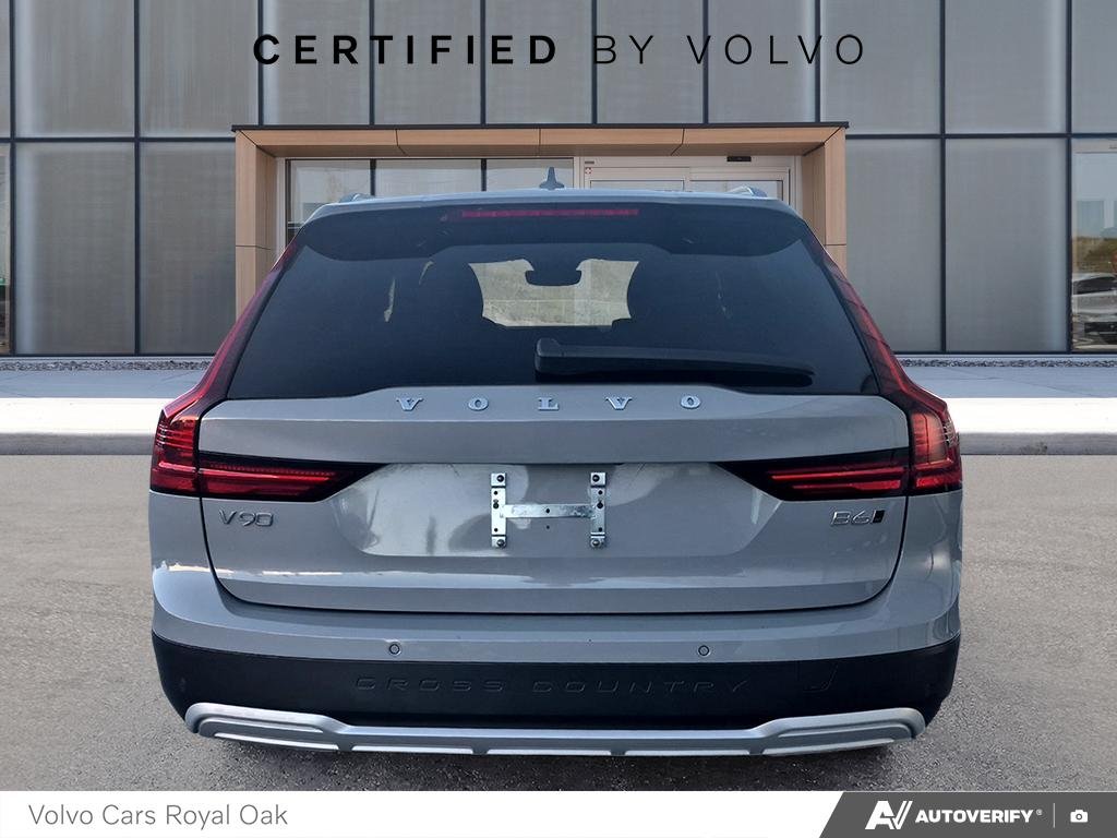 2026 Volvo V90 Cross Country Ultra-4