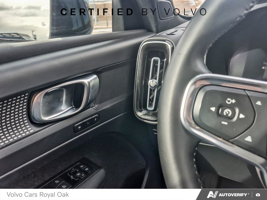 2022 Volvo XC40 Recharge Pure Electric Plus-16