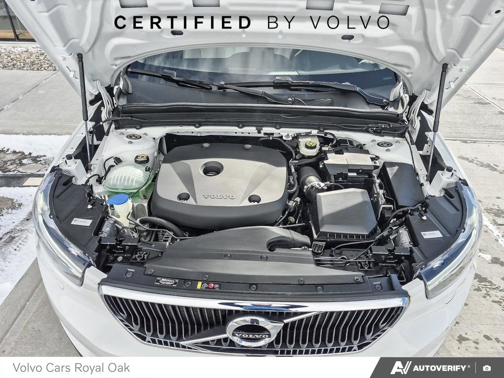 2022 Volvo XC40 Momentum-9