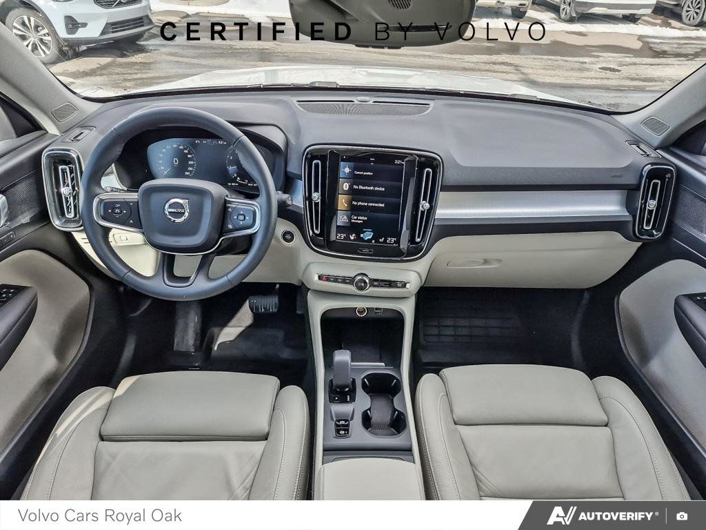 2022 Volvo XC40 Momentum-23