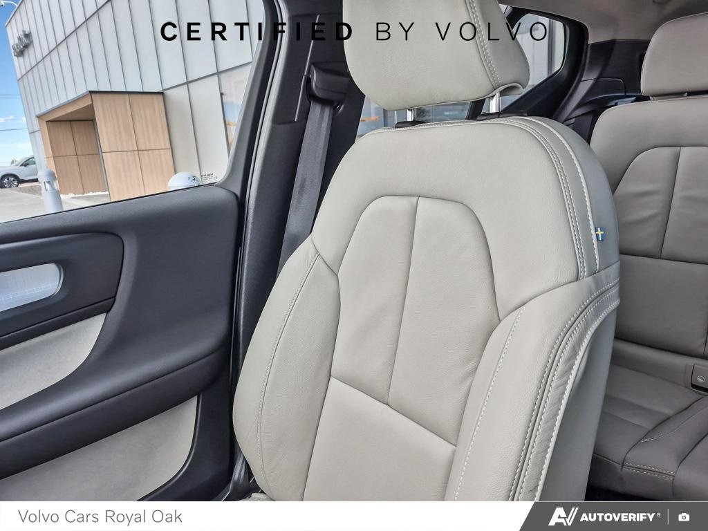 2022 Volvo XC40 Momentum-19