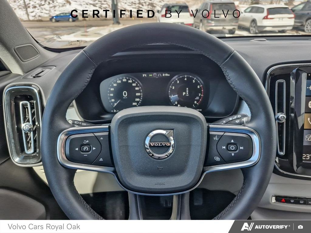 2022 Volvo XC40 Momentum-13