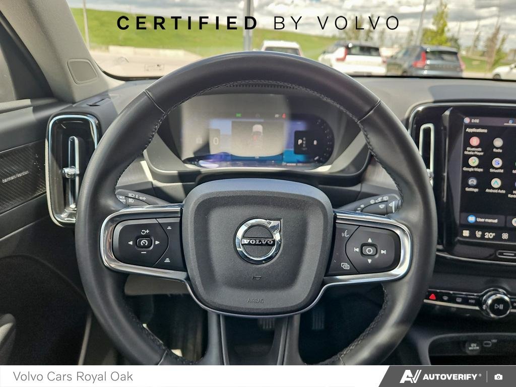 2023 Volvo XC40 Plus Dark Theme-13