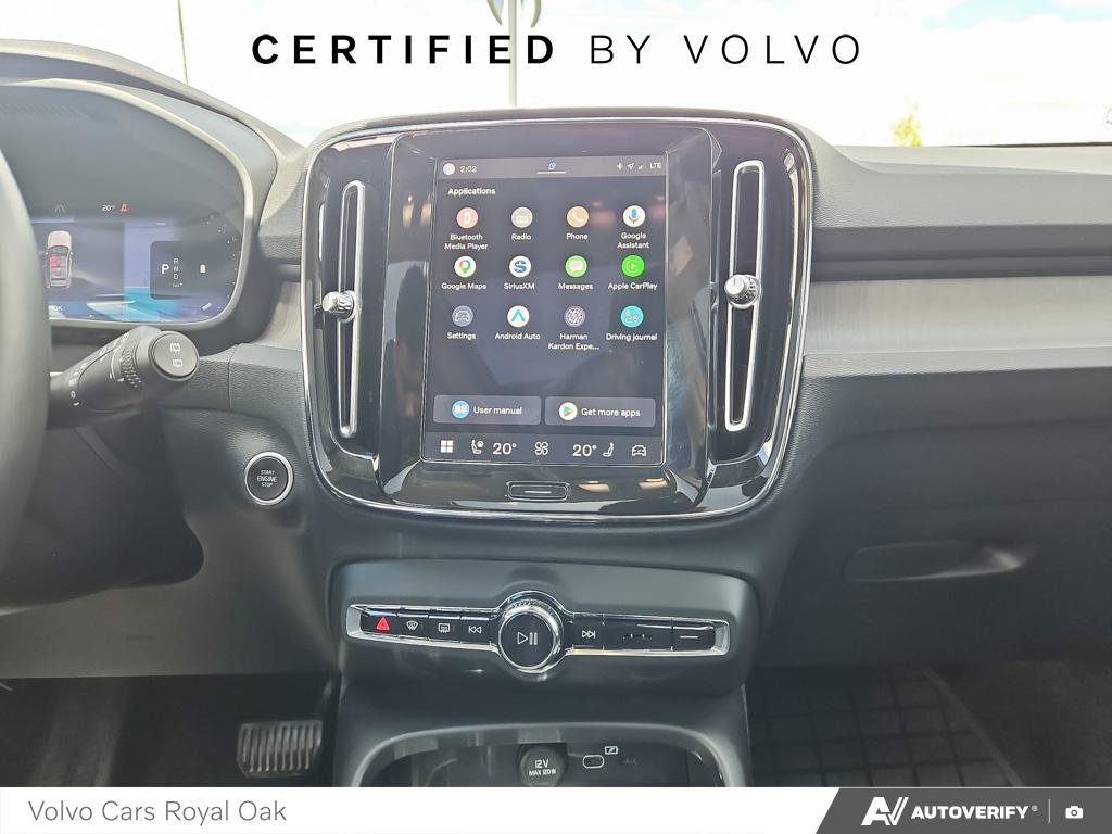 2023 Volvo XC40 Plus Dark Theme-18