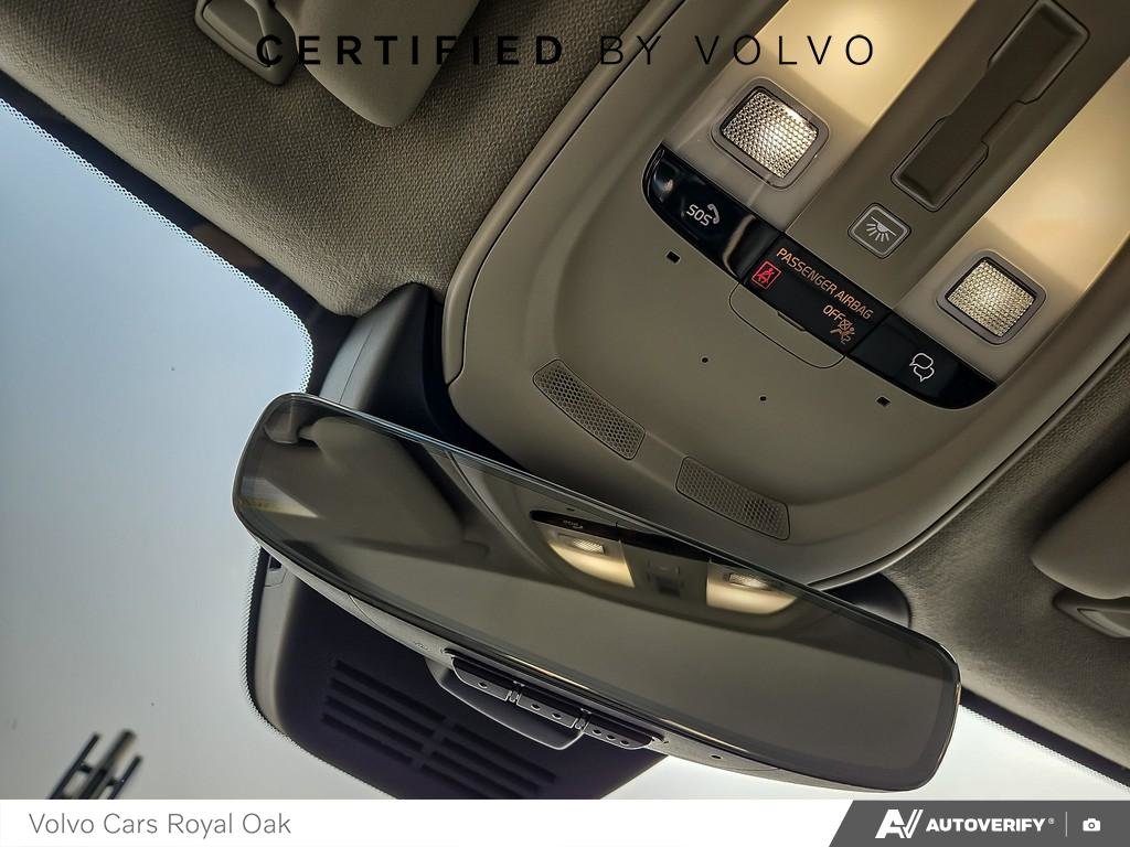 2023 Volvo XC40 Ultimate Dark Theme-20