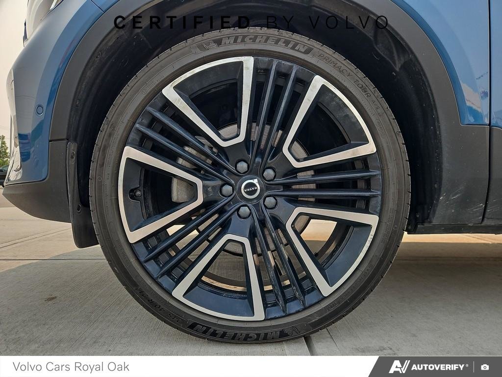 2023 Volvo XC40 Ultimate Dark Theme-5