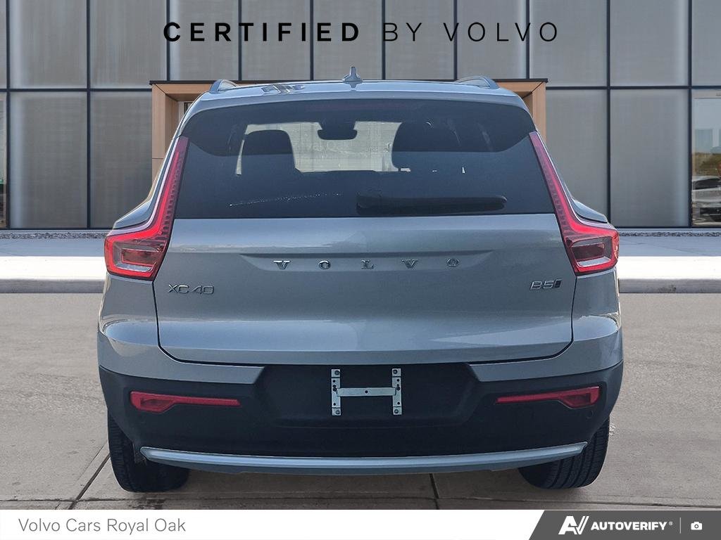 2024 Volvo XC40 Ultimate Bright Theme-4