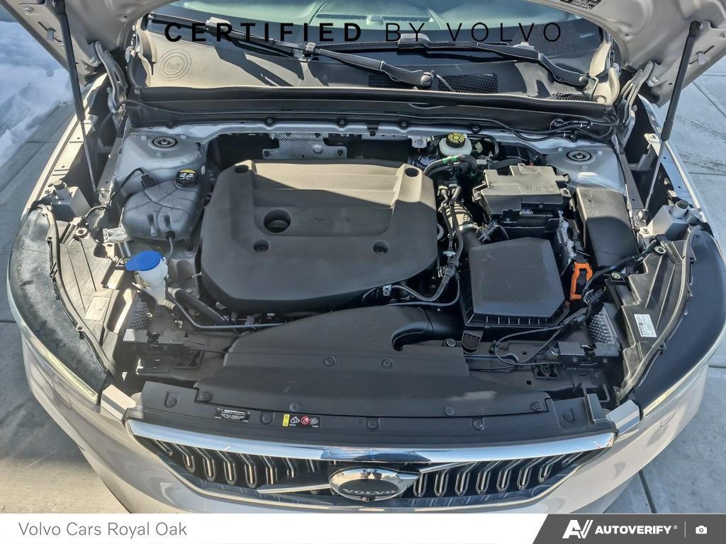 2024 Volvo XC40 Ultimate Bright Theme-9