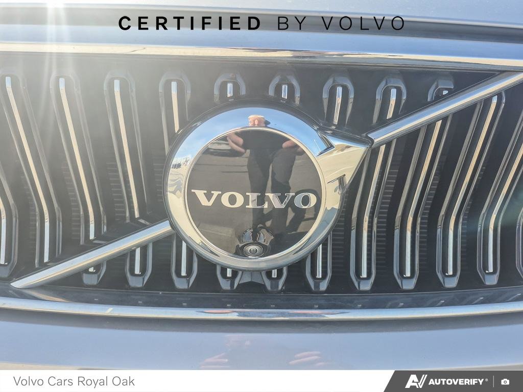 2024 Volvo XC40 Ultimate Bright Theme-8