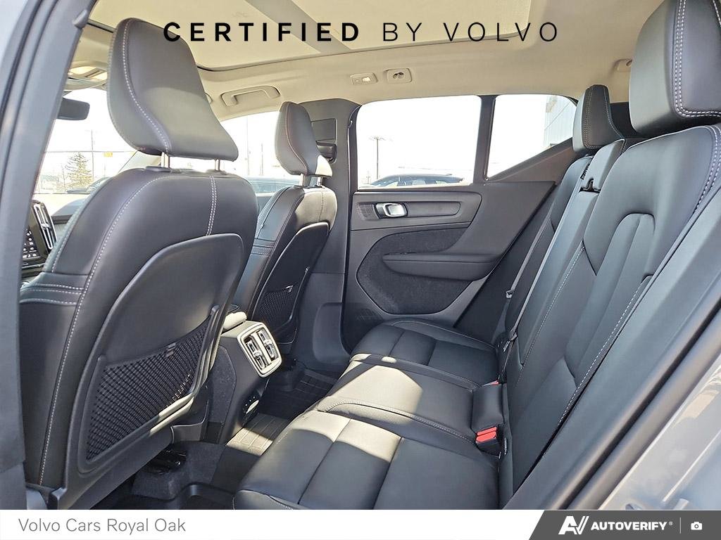 2024 Volvo XC40 Ultimate Dark Theme-22