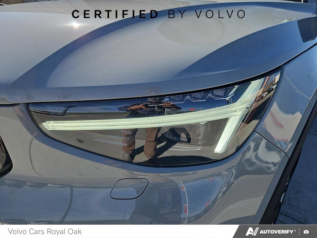 2024 Volvo XC40 Ultimate Dark Theme-7