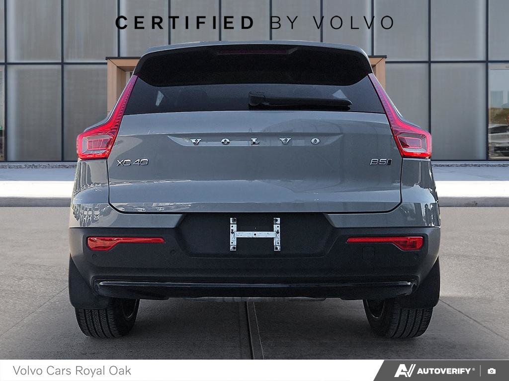 2024 Volvo XC40 Ultimate Dark Theme-4