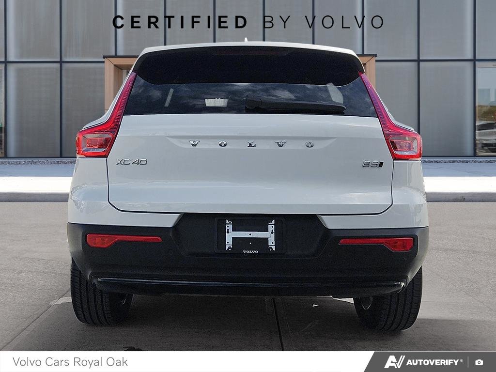 2024 Volvo XC40 Core Dark Theme-4